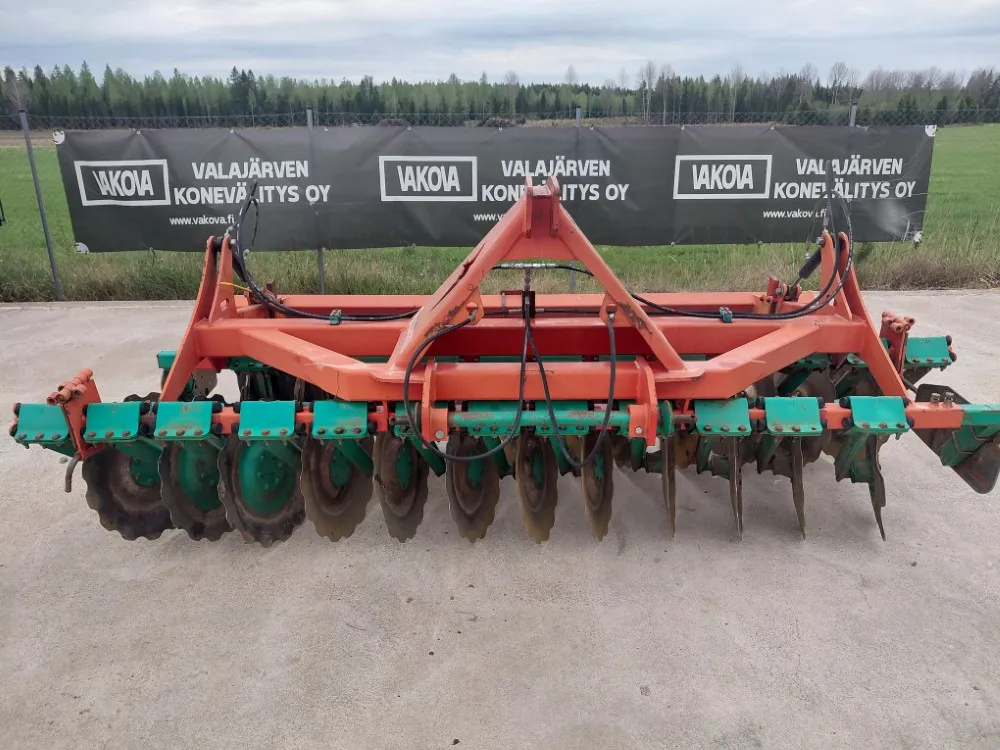 Agro Masz BT30 lautasmuokkain / hydraulisella kumipakkerilla, katso video!