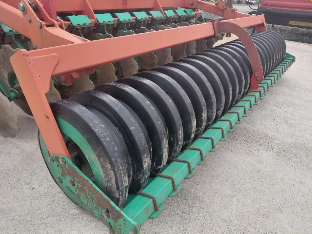Agro Masz BT30 lautasmuokkain / hydraulisella kumipakkerilla, katso video!